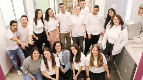 מתכוננים להחליף את השלטון - נוער וצעירים במעלה נט