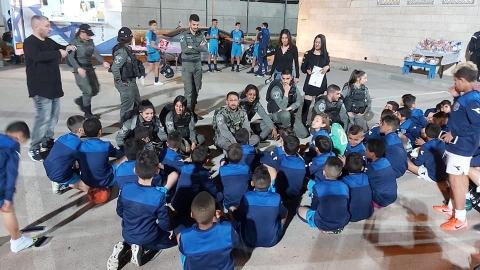 כדורגל וערכים עם לוחמי מג"ב - ספורט במעלה נט