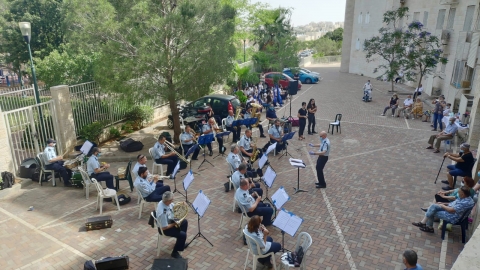 הגיל השלישי חוגג - קהילה במעלה נט
