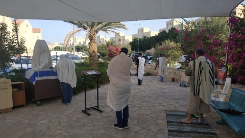 תפילות החג בצל הקורונה - קהילה במעלה נט