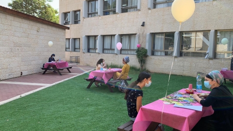 בעידן של ריחוק חברתי, רואים אחת אחת - חינוך במעלה נט