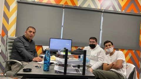 אדוני ראש העיר, אולי תיתן לי לשנות אני אוהב ת'עיר הזאת רק ליום אחד נחליף בכיסאות אולי תיתן לי לשנות - קהילה במעלה נט