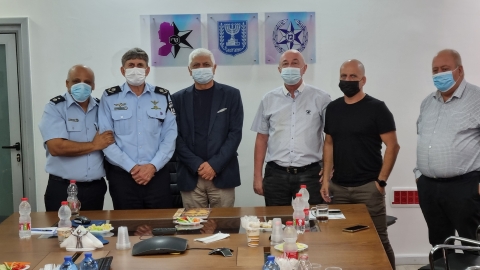 אכיפה נגד משאיות בדרך למחסום אזעים - חדשות  במעלה נט