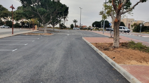 32 מקומות חנייה התווספו לטובת תושבי העיר ברחבת בית העירייה - חדשות  במעלה נט