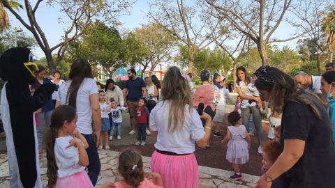 שעת סיפור עם ילדי כיתת אמילי - חינוך במעלה נט