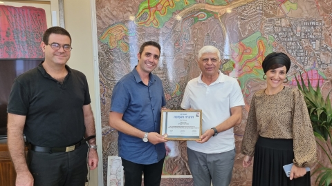 אנשים טובים באמצע הדרך - קהילה במעלה נט