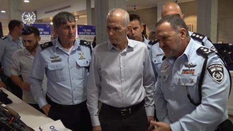 צמרת המשטרה במוזיאון קסטל בחשיפת סוכן אמל"ח משטרתי - חדשות  במעלה נט