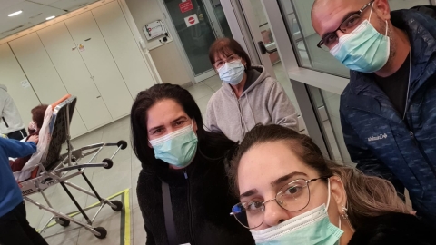 האחות הקטנה תרמה כלייה לאחותה הגדולה: בגוף של ורד יש חלק מלימור - קהילה במעלה נט