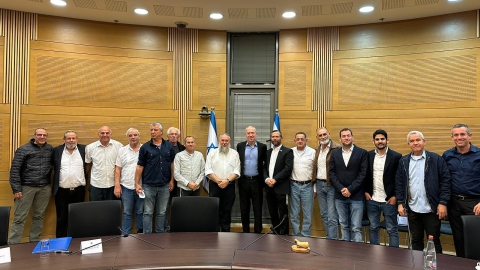 גלנט נפגש עם ראשי הרשויות ביו"ש - חדשות  במעלה נט