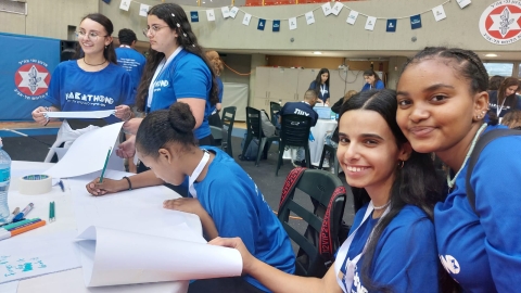 תלמידות אמית אורי זכו בפרס   בתחרות היזמות להנגשה לנכים - חינוך במעלה נט
