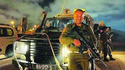 קצין וג'נטלמן - חדשות  במעלה נט