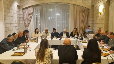 הישיבה האחרונה - חדשות  במעלה נט