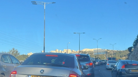 פקקי ענק בשל סגירת שני  נתיבים בגשר עוזי נרקיס  - חדשות  במעלה נט
