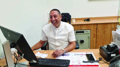 סיפורו המרגש של רמי כהן, האיש שהפך את לקות הראייה לכוח בעבודתו: כשמגבלה הופכת ליתרון - חדשות  במעלה נט