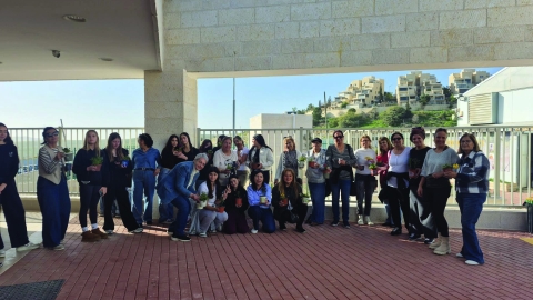 שורשים וערכים: המפגש המרגש של דור העתיד ודור המייסדים בחווה החקלאית - חדשות  במעלה נט